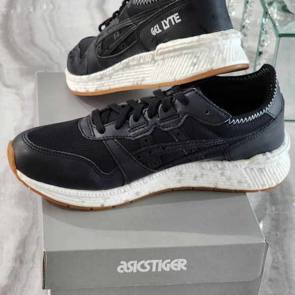 BNWT Womens BLACK size 6.5 ASICS Gel LYTE sneakers - Picture 3 of 4
